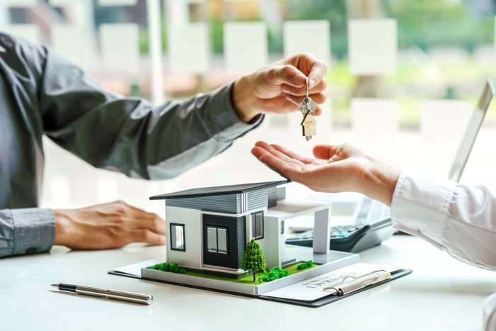 Real estate experts advising buyers on affordable homes in Abu Dhabi