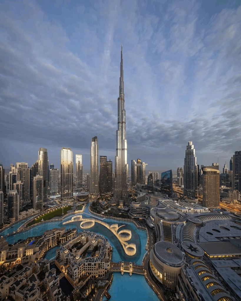 دبي 2025: 5 مناطق تحقق عوائد 8%+ وأكبر مخاطر السوق | دليلك المحدّث