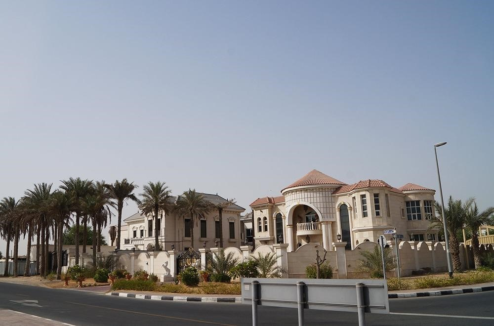 Al Barsha 3 Dubai: Living, Villas, Rent Prices & Schools (2026)